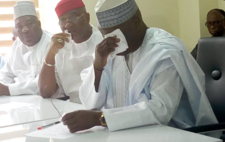 2019 Presidency: Atiku weeps, obtains PDP Nomination Forms